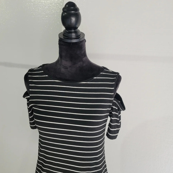 WHITE HOUSE BLACK MARKET WHBM Cold Shoulder Stripe Jersey Knit Shift Dress sz S - Picture 12 of 15